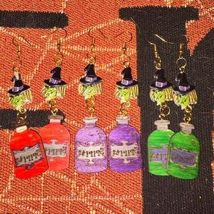 These Halloween Earring are a wooden scale painted handmade dangle earrings!